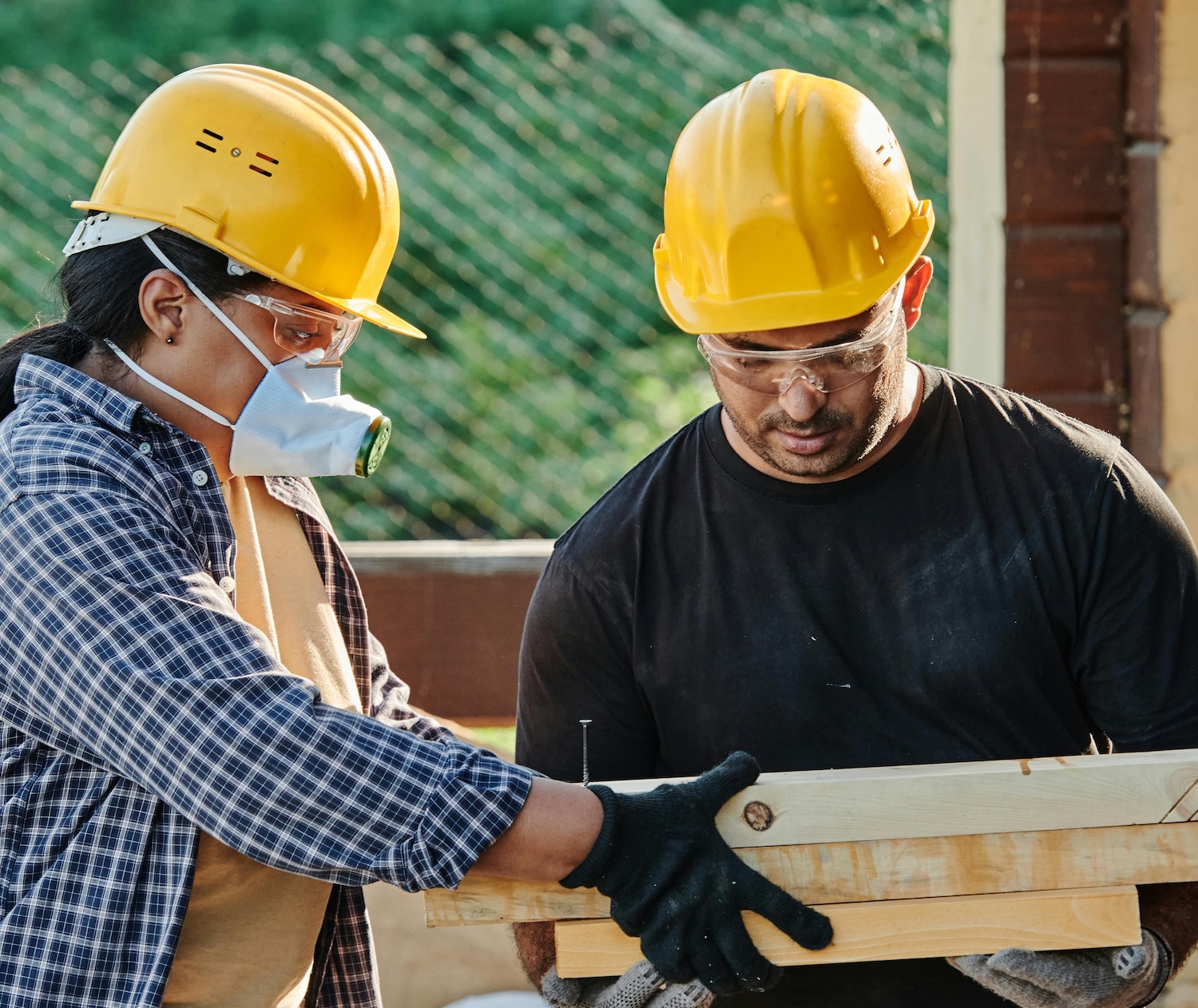 Professionals vs Trades: Who’s Really Had the Pay Rise?